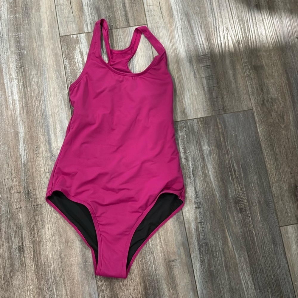 Knix KT Leak Proof One-Piece Swimsuit Size Medium Fuchsia